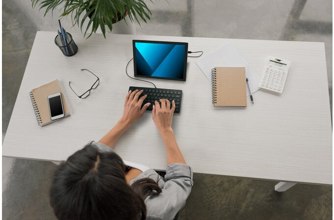 Kensington Compact Keyboard - Wired(USB) - black - K75506US