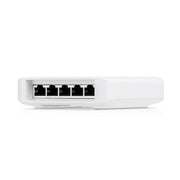 Managed, Layer 2 Gigabit Switch with Auto-sensing 802.3af PoE Support. 1x PoE In